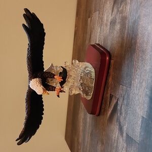 Herco gift resin eagle Fishing sculpture